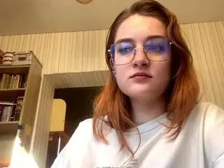 Carlinebyler  live sex cam