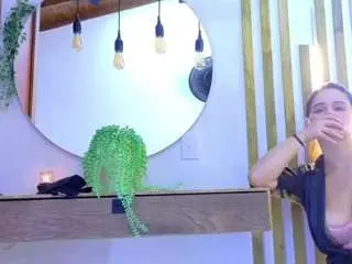 Lunaa-jonhsonn  live sex cam