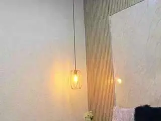 Lunaa-jonhsonn  live sex cam