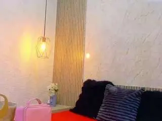 Lunaa-jonhsonn  live sex cam