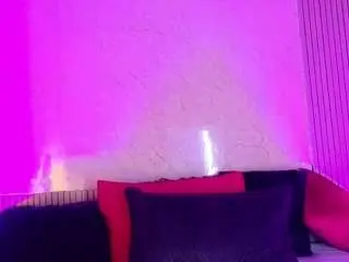 Lunaa-jonhsonn  live sex cam