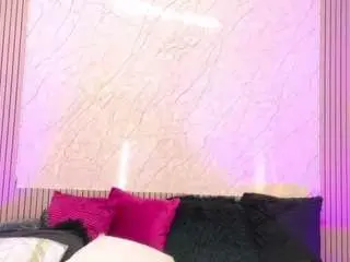 Lunaa-jonhsonn  live sex cam