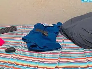 Busty42ddza  live sex cam