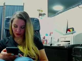 Dommichelle  live sex cam