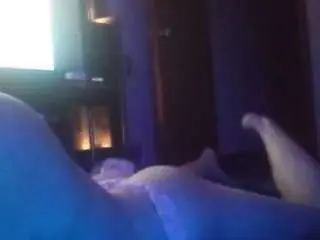 Toxic2much  live sex cam
