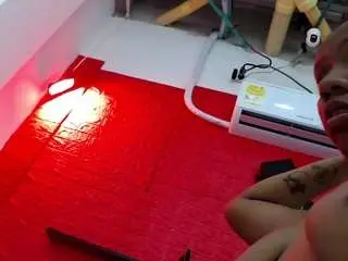 Vanesalatina18  live sex cam