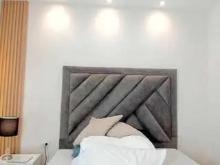 Ariaamoon  live sex cam