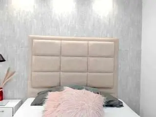 Ariaamoon  live sex cam