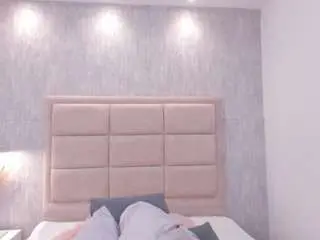 Ariaamoon  live sex cam