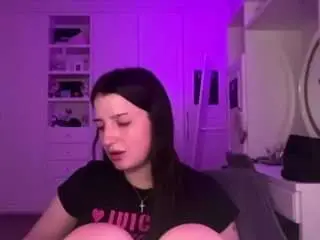Britthernander  live sex cam
