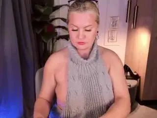 Yolandakiss  live sex cam