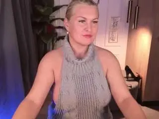 Yolandakiss  live sex cam