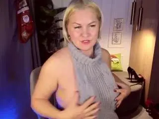 Yolandakiss  live sex cam