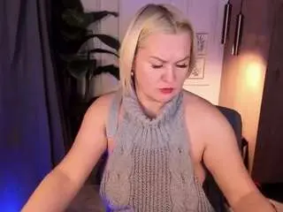 Yolandakiss  live sex cam