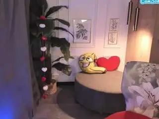 Yolandakiss  live sex cam