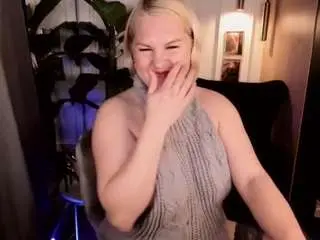 Yolandakiss  live sex cam