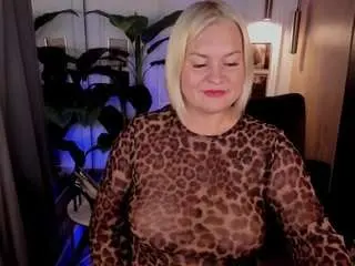Yolandakiss  live sex cam