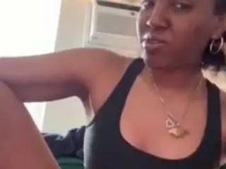 Itstaylorofficial  live sex cam