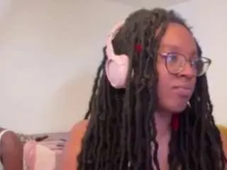 Itstaylorofficial  live sex cam