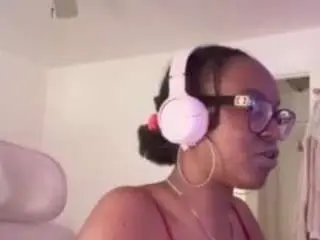 Itstaylorofficial  live sex cam