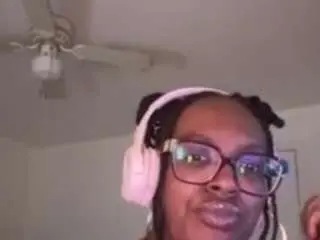 Itstaylorofficial  live sex cam