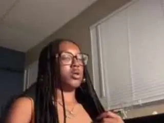 Itstaylorofficial  live sex cam