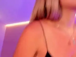 Rossirivers  live sex cam