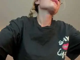 Rossirivers  live sex cam