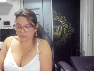 Tiffanywiilson  live sex cam