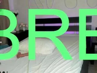 Stasy-traiin  live sex cam