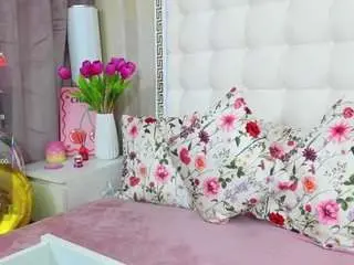 Kinkyofficee  live sex cam