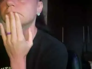 Mrsbunnybum  live sex cam