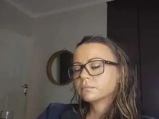 Mrsbunnybum  live sex cam