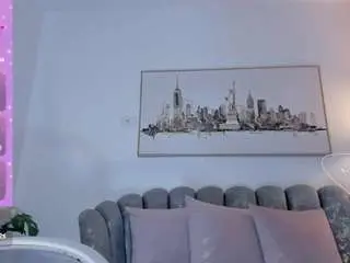 Kiara-wren  live sex cam
