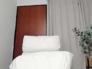 Marilynstonee  live sex cam