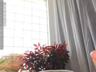 Sassyt33n  live sex cam