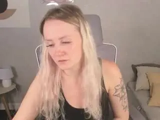 Elsa-roberts  live sex cam