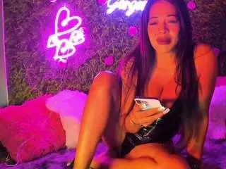 Enevarez  live sex cam