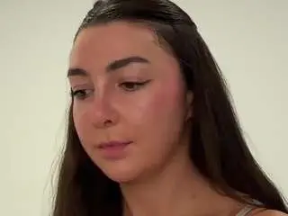 Sweetukcassie  live sex cam
