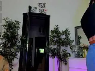 Peanughty  live sex cam