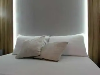 Samantha-17  live sex cam