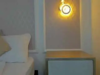 Samantha-17  live sex cam