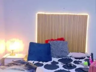 Cicciolina-big  live sex cam