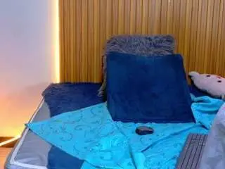 Cicciolina-big  live sex cam
