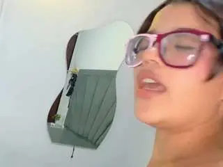 Delly-rose  live sex cam
