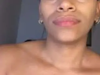 Chloeharper19  live sex cam