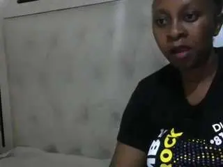 Prettybrownie  live sex cam