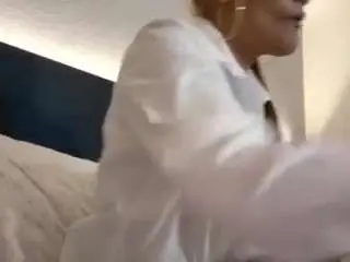 Sookieisasavage  live sex cam