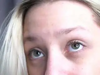 Antoniahey  live sex cam