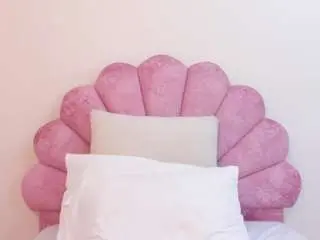 Milaadams  live sex cam